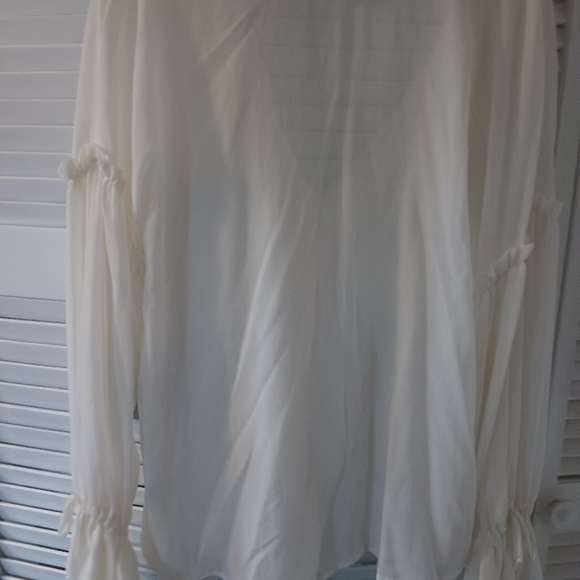 Blouses - Picture 8 of 9